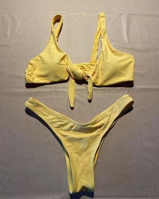 Bikini giallo