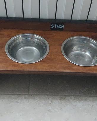 porta ciotole per cani e gatti 