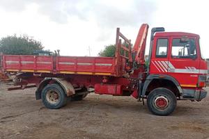 iveco 145.17 con gru