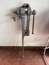 Morsa antica a gambo