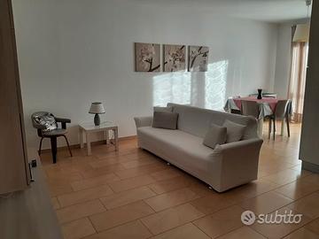 Bilocale adiacenze terminal bus + posto auto