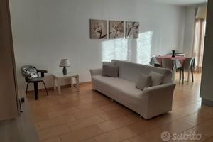 Bilocale adiacenze terminal bus + posto auto