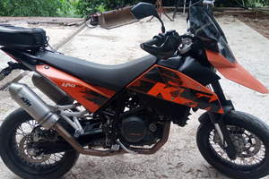 KTM 690 supermoto
