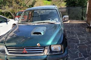 Pick up Mitsubishi L200 verde anno 1998