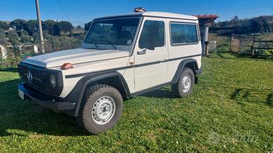 Mercedes G 240