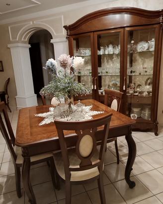 Sala da pranzo in noce massello 