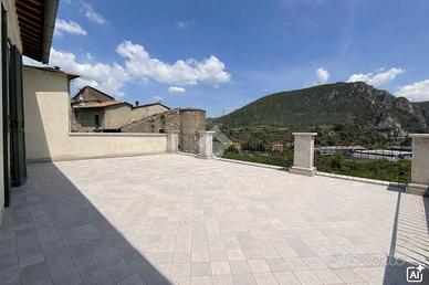 4 LOCALI A TERNI
