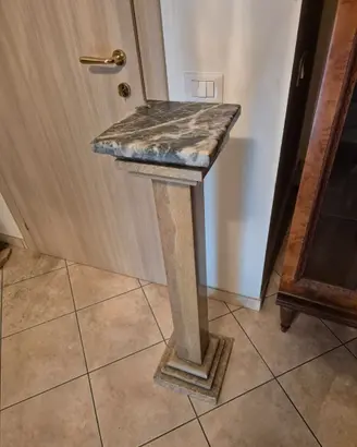 colonna in marmo  piedistallo per p