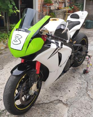 CBR 1000 pista
