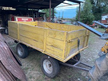 Rimorchio agricolo due assi