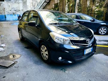 TOYOTA Yaris 1.0 5 porte Lounge