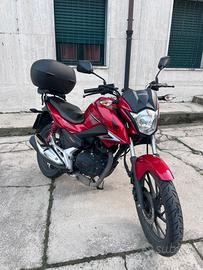 Moto CB 125F