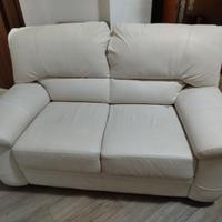 DIVANO SIMILPELLE DIFETTATO