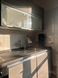 Cucina completa di elettrodomestici