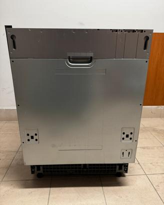 Lavastoviglie Master kitchen ancora in garanzia