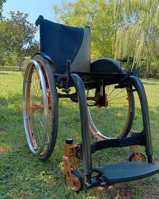 Carrozzina kuschall champion  ultraleggera nuova