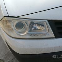 Fanale anteriore dx renault megane