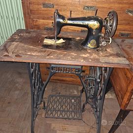 Macchina da cucire a pedale