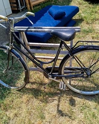 Bicicletta Bianchi vintage in acciaio colore nero 