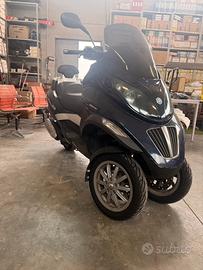 Piaggio MP3 250