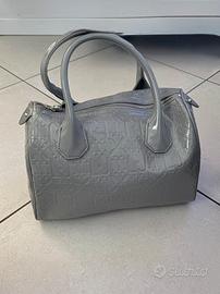 Bauletto Liu Jo vernice grigio