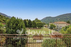 Casa indipendente di 250 m² con più di 5 locali e 