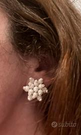 Orecchini bianchi con clip vintage