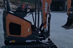 MINIESCAVATORE CASE CX17