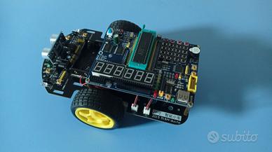 Rover programmabile con microprocessore