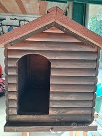 Cuccia per cani in legno