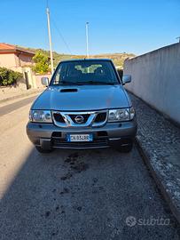 NISSAN TERRANO II 3PORTE GANCIO TRAINO