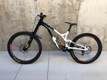 Commencal Supreme v4