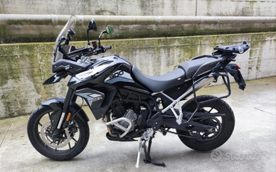 Triumph Tiger 900 gt nero