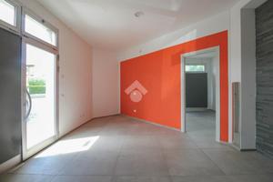 NEGOZIO A FIORANO MODENESE