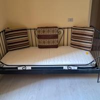 Letto-divano in ferro battuto