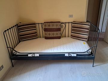 Letto-divano in ferro battuto