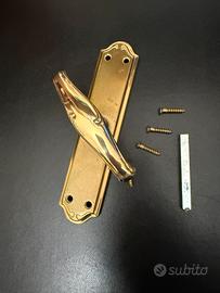 maniglie in ottone per finestre