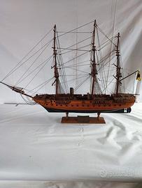 Barca artigianale in legno