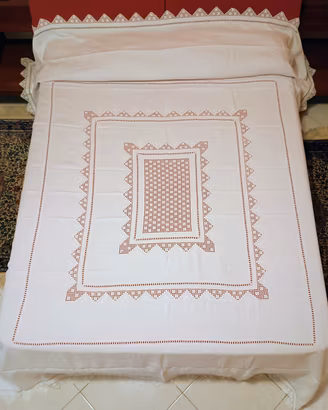 Copriletto matrimoniale in puro lino, Le Broderie