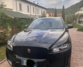 Jaguar F PACE 2.0 D 180 cv AWD CHEQUERED FLAG