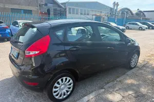 Ford Fiesta 1.4 5 porte BENZ- GPL Titanium 2010