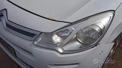 Faro fari anteriore Citroen c 3 c3 2011 posteriori