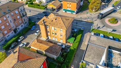 5 LOCALI A REGGIO NELL'EMILIA