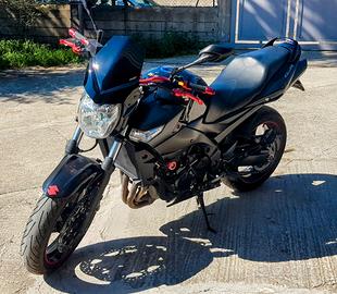 Suzuki GSR 600 Black Edition 
