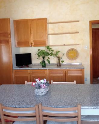 Cucina componibile con elettrodomestici
