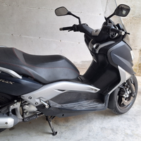 Yamaha XMAX 250