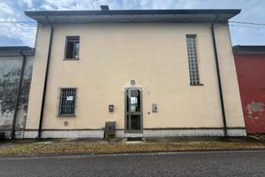 CASA SEMINDIPENDENTE A RONCOFERRARO