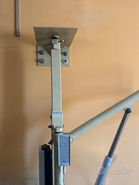 Sollevatore per disabili a parete
