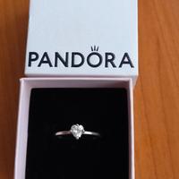 Pandora Anello solitario con cuore Taglia 52