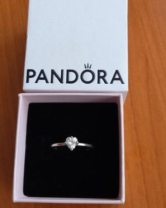 Pandora Anello solitario con cuore Taglia 52